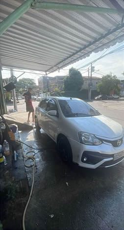 Resultado visual de limpeza automotiva em Curicica